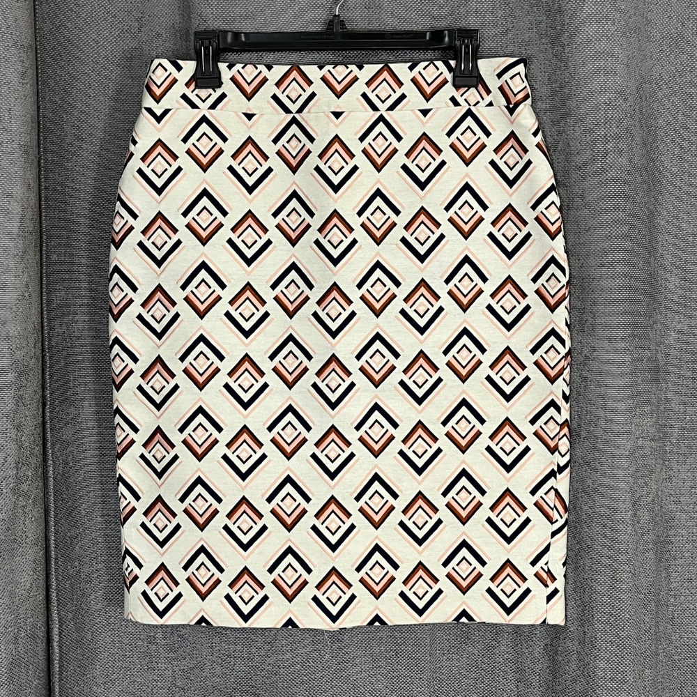 Ann Taylor Geometric Print Pencil Skirt in White, Black & Brown